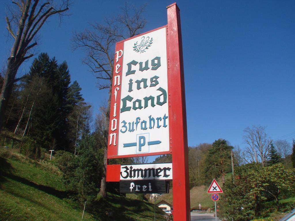 Lug Ins Land